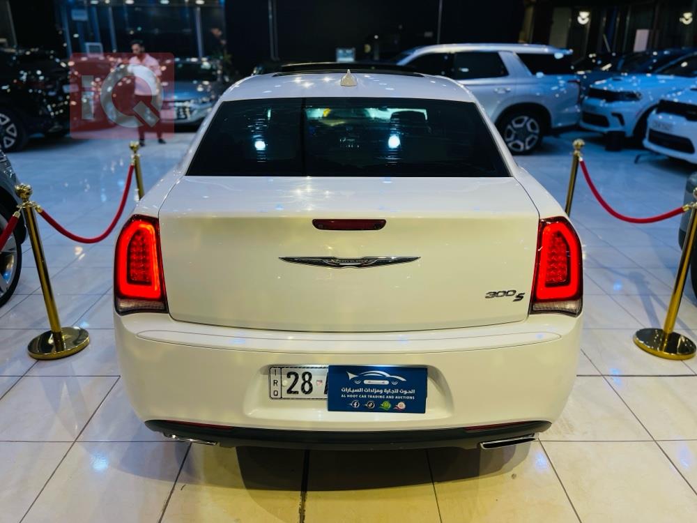 كرايسلر 300